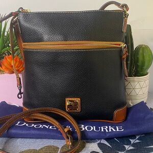 Dooney & Bourke  cross body Bag